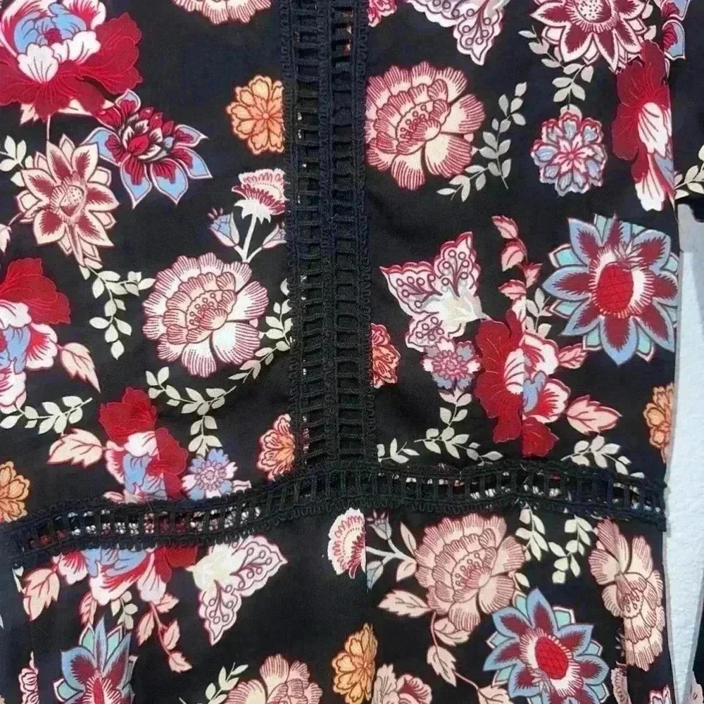 Beautiful floral dress for juniors, woman. Size small. With bell sleeves! - Picture 2 of 8